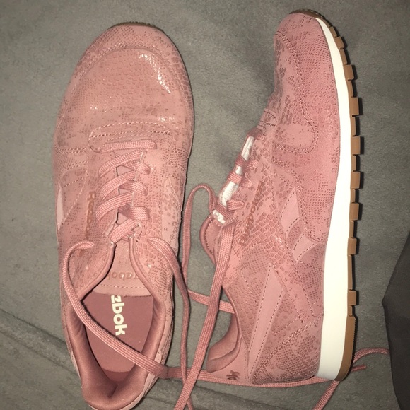 Reebok Gigi Hadid - Picture 2 of 3